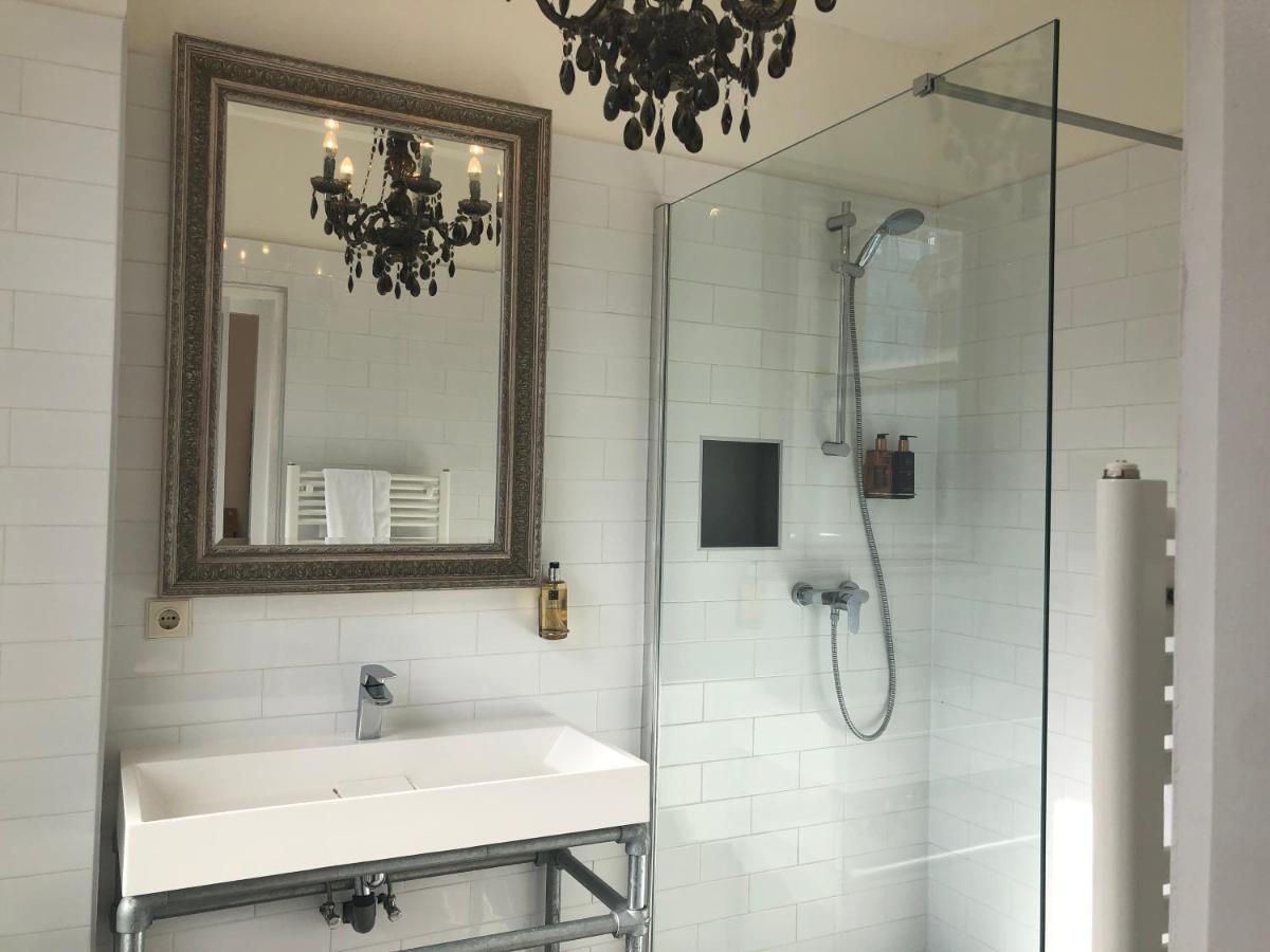 Nine-T-Teen Bed And Boutique Amsterdam Eksteriør bilde