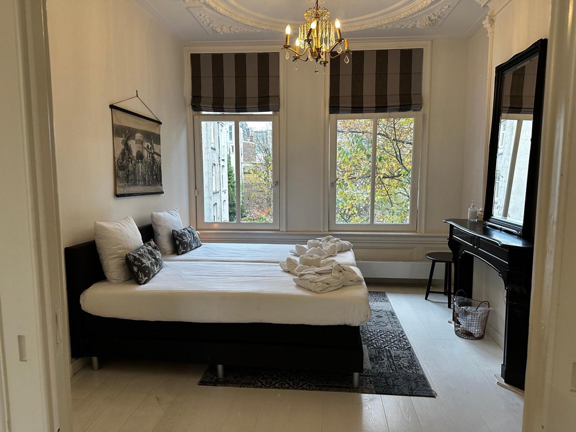 Nine-T-Teen Bed And Boutique Amsterdam Eksteriør bilde