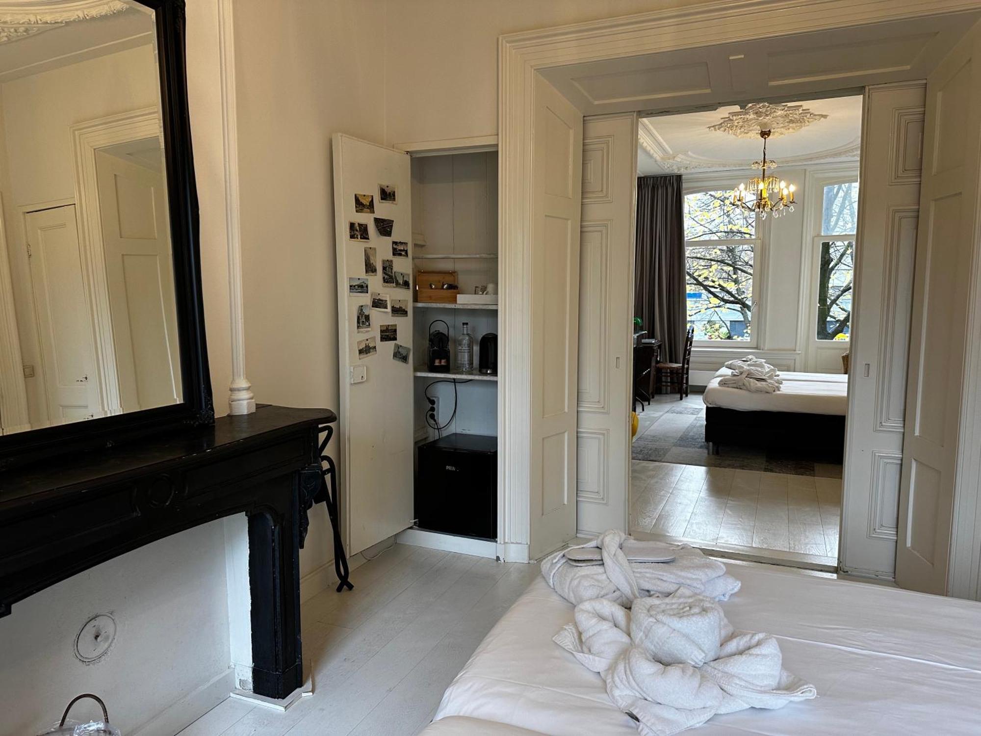 Nine-T-Teen Bed And Boutique Amsterdam Eksteriør bilde