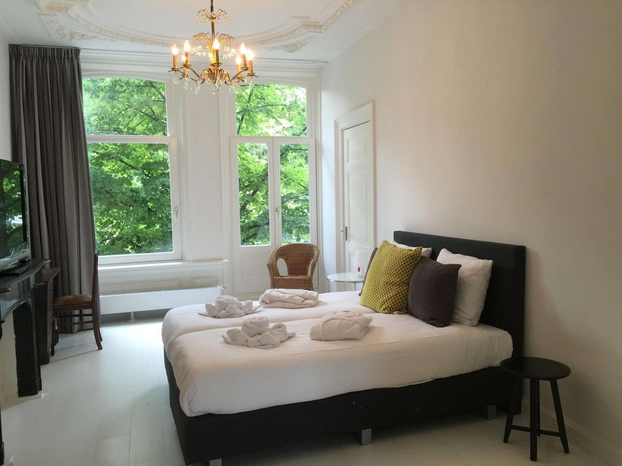 Nine-T-Teen Bed And Boutique Amsterdam Eksteriør bilde