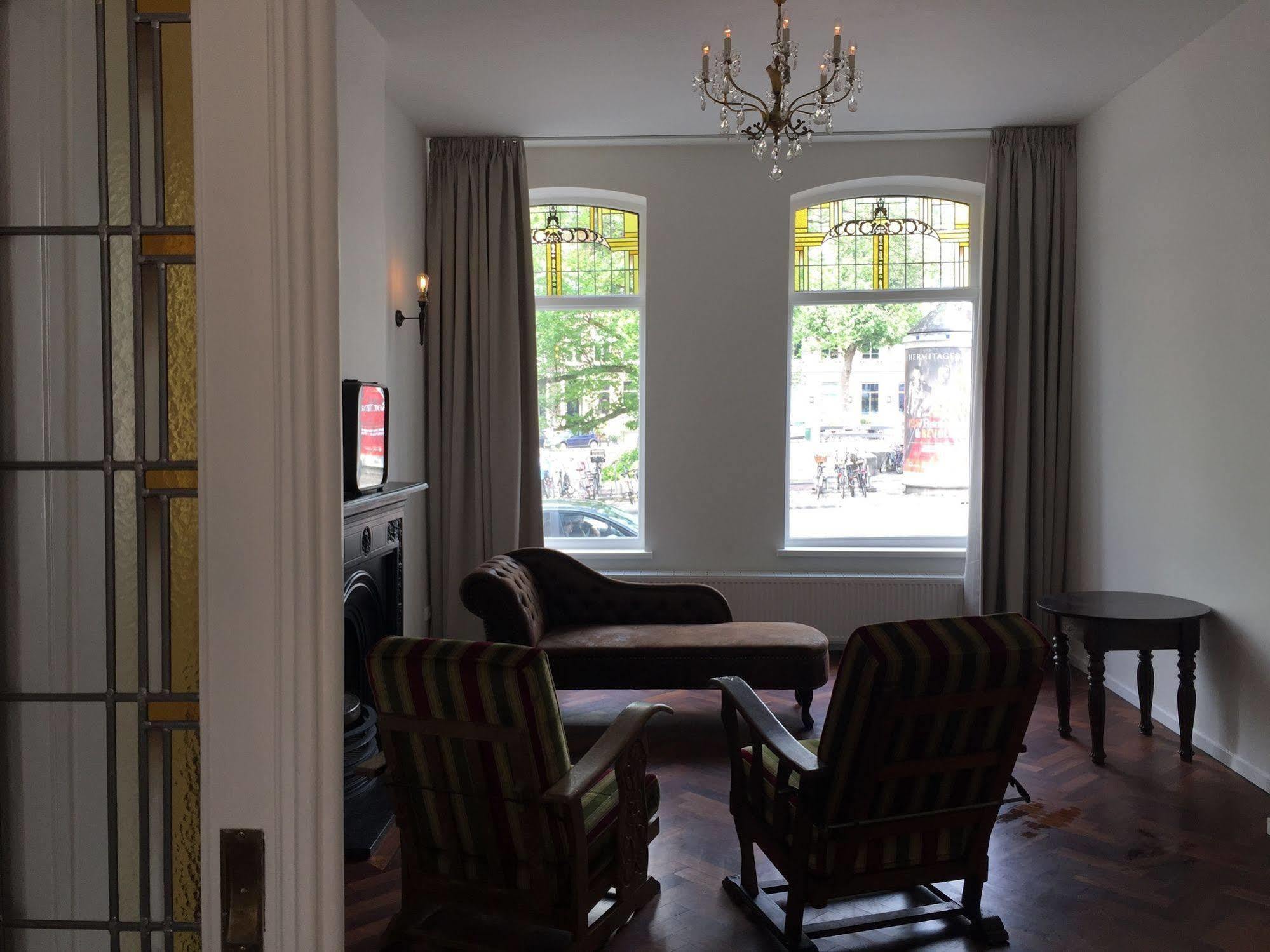 Nine-T-Teen Bed And Boutique Amsterdam Eksteriør bilde