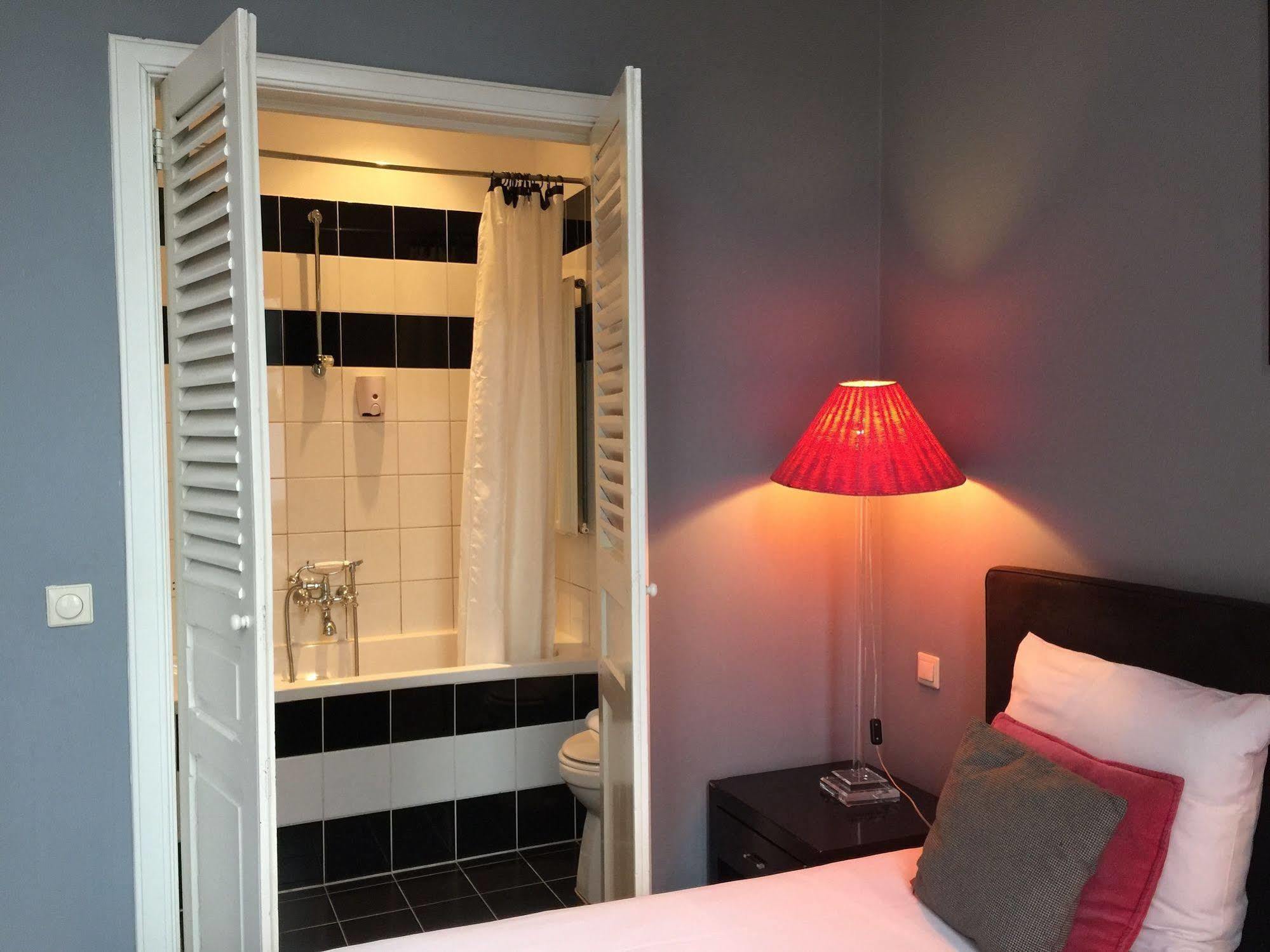 Nine-T-Teen Bed And Boutique Amsterdam Eksteriør bilde