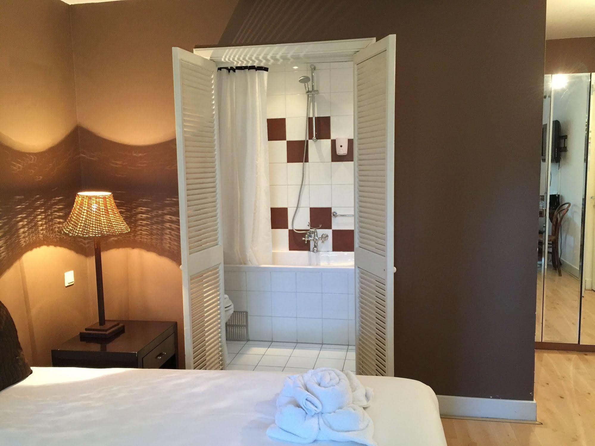 Nine-T-Teen Bed And Boutique Amsterdam Eksteriør bilde